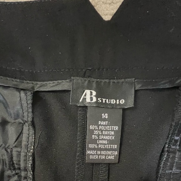 NWT AB Studio Capri Trouser Pants, Size 14, Black - Picture 4 of 4